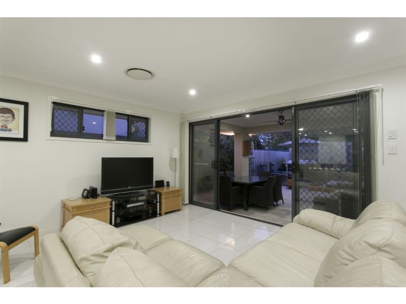 18 Saltburn Place, Wakerley QLD 4154
