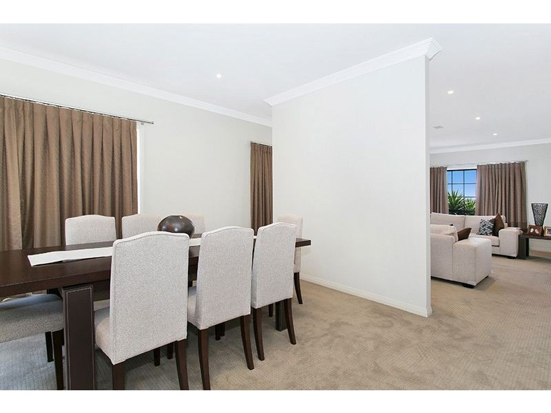 13 Clarance Street, Wakerley QLD 4154