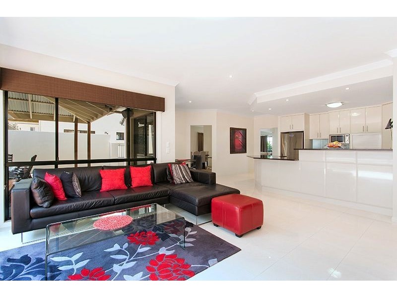 13 Clarance Street, Wakerley QLD 4154