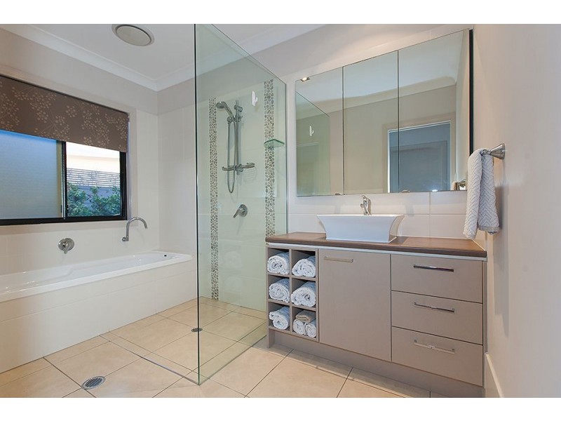 21 Clarance Street, Wakerley QLD 4154