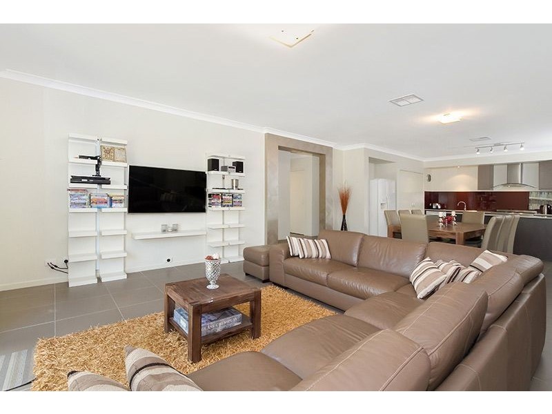 6 Peregian Close, Manly West QLD 4179