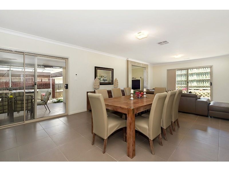 6 Peregian Close, Manly West QLD 4179