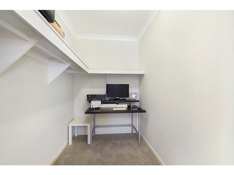 6 Peregian Close, Manly West QLD 4179