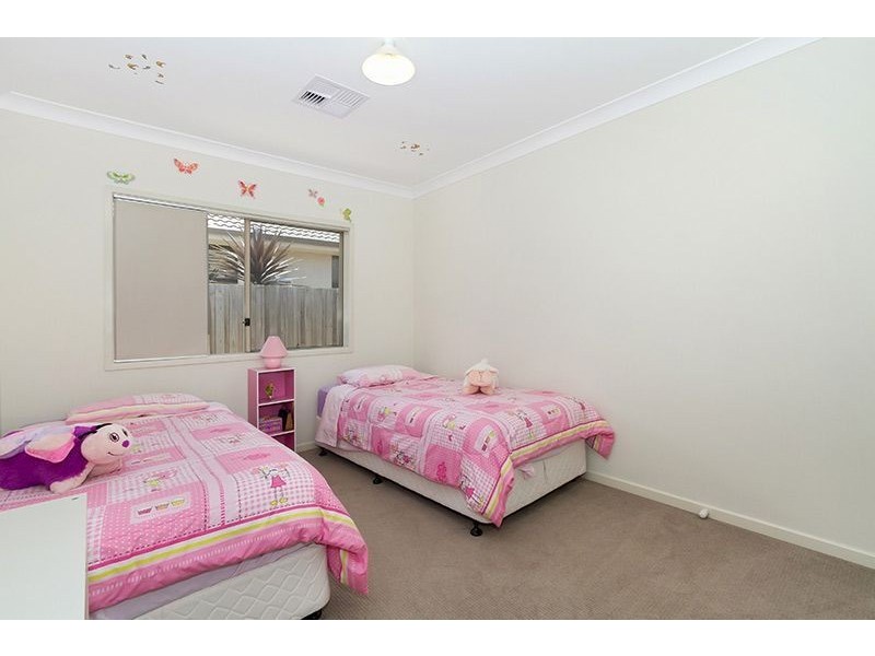 6 Peregian Close, Manly West QLD 4179