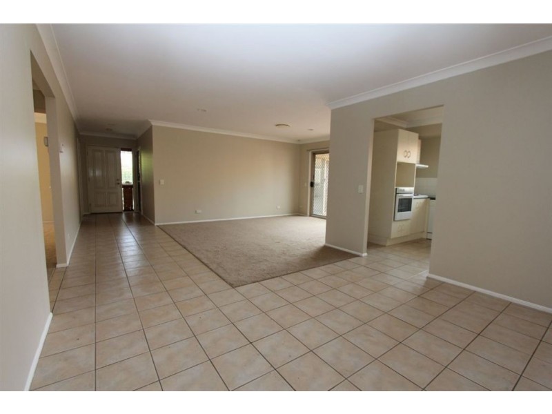 69 Matthews Way, Wakerley QLD 4154