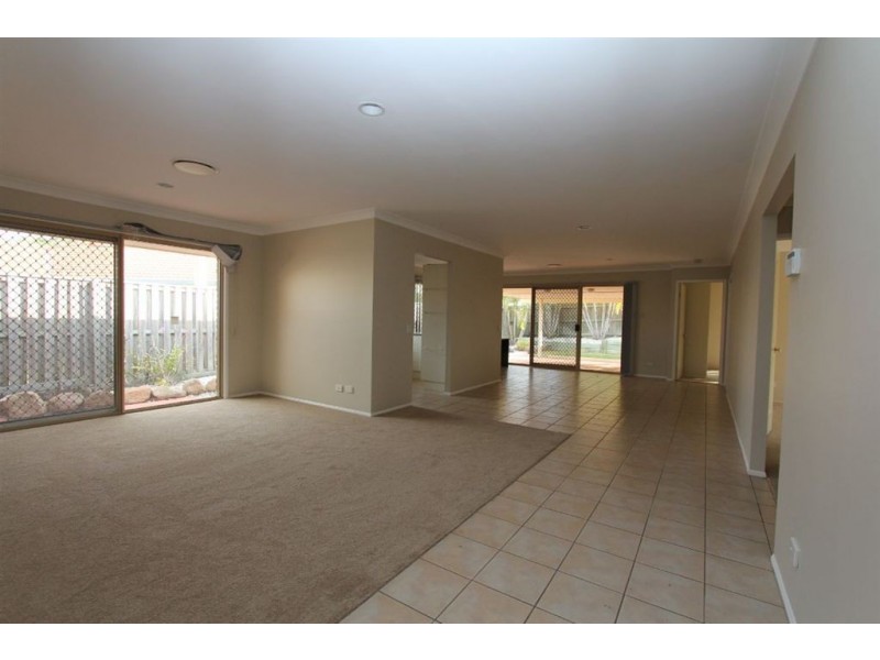 69 Matthews Way, Wakerley QLD 4154