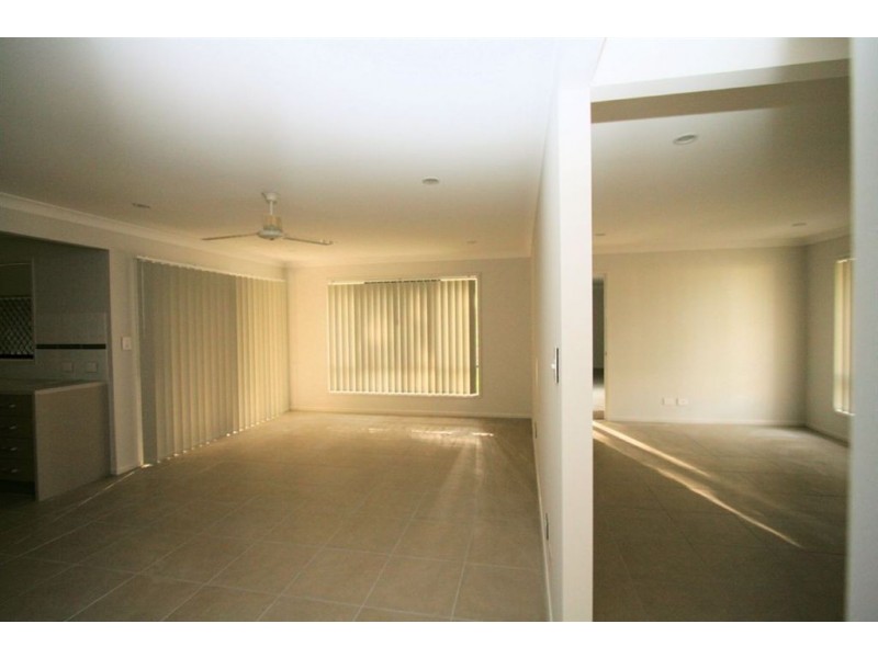 5 Foxwood cct, Wakerley QLD 4154