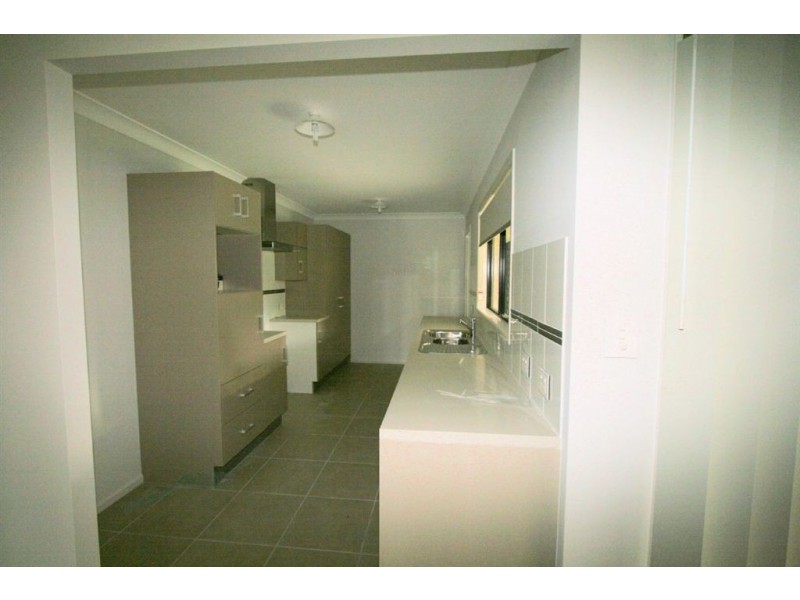 5 Foxwood cct, Wakerley QLD 4154