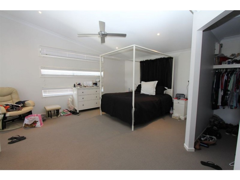 33 Talltrees Circuit, Wakerley QLD 4154