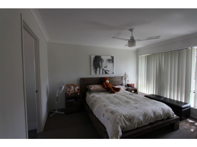 5 Foxwood Circuit, Wakerley QLD 4154
