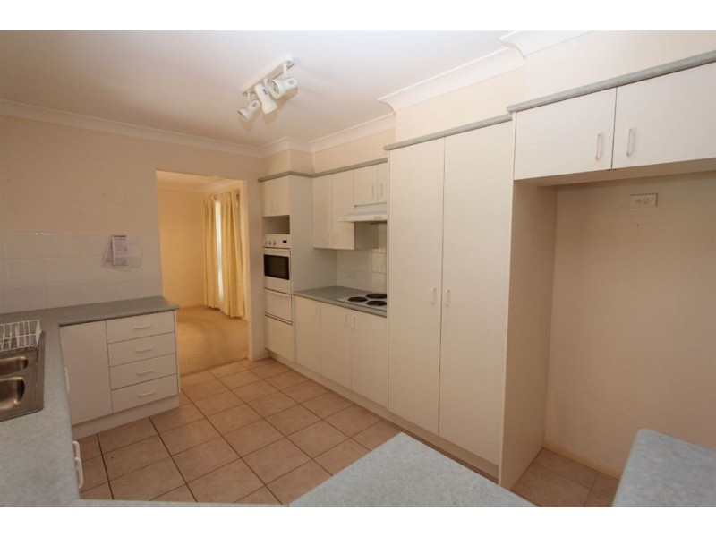 82 Passage Street, Cleveland QLD 4163