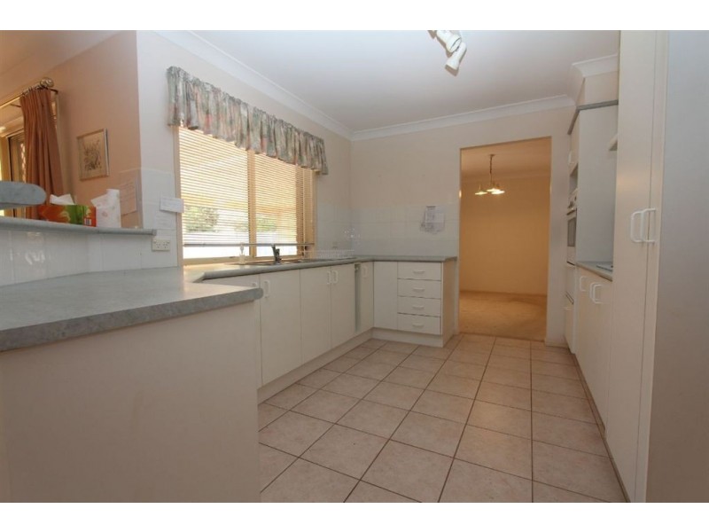 82 Passage Street, Cleveland QLD 4163