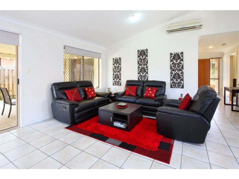 22 Ross Place, Wakerley QLD 4154