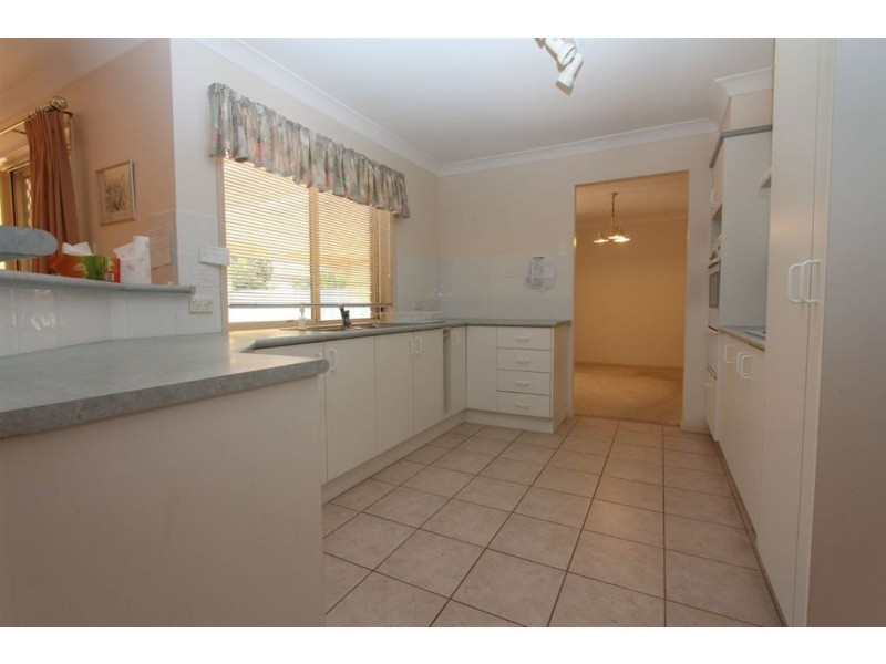 82 Passage Street, Cleveland QLD 4163