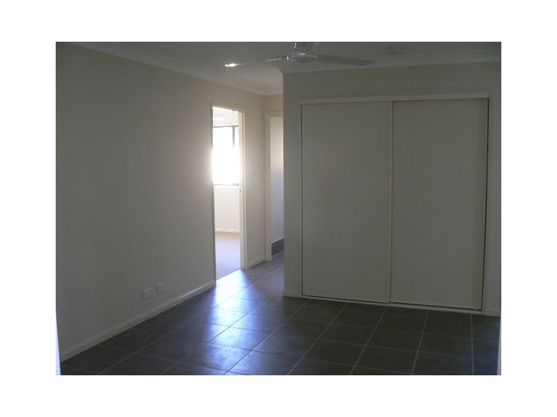 56 Higgs Circuit, Wynnum West QLD 4178