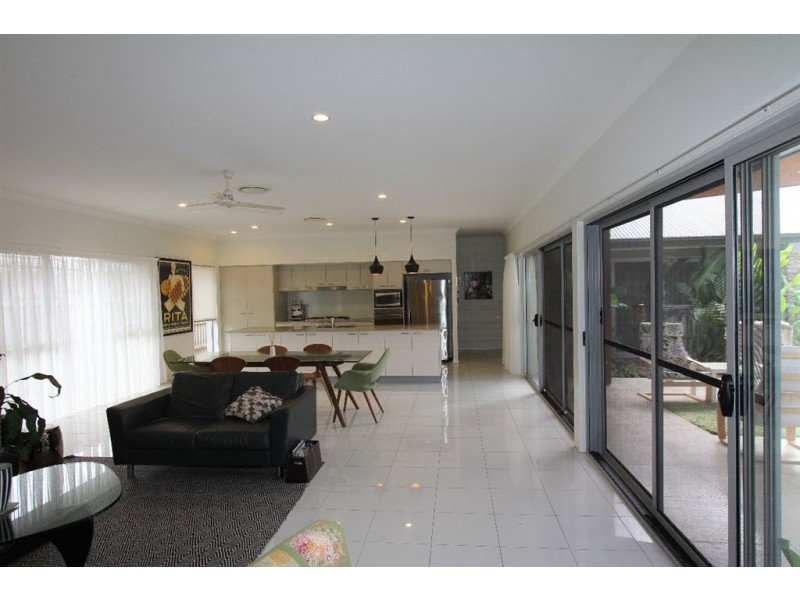 7 Esk Crescent, Wakerley QLD 4154