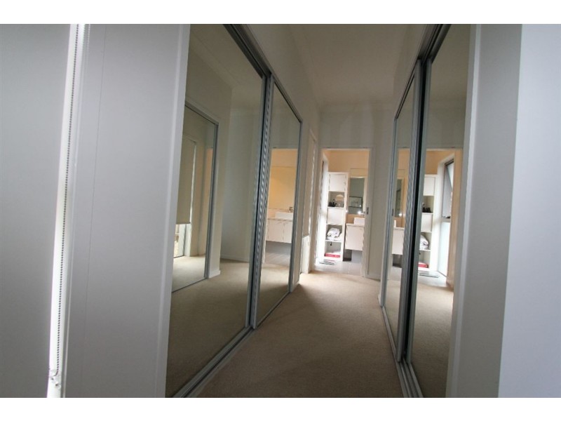 7 Esk Crescent, Wakerley QLD 4154