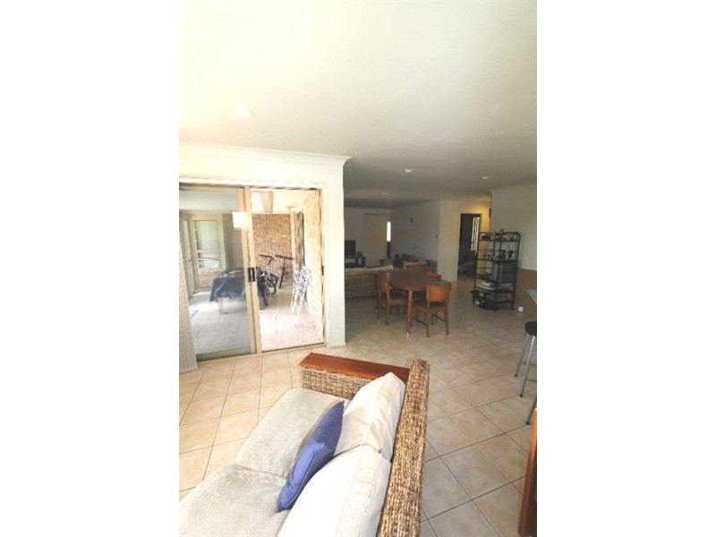 18 Isaacs Way, Wakerley QLD 4154