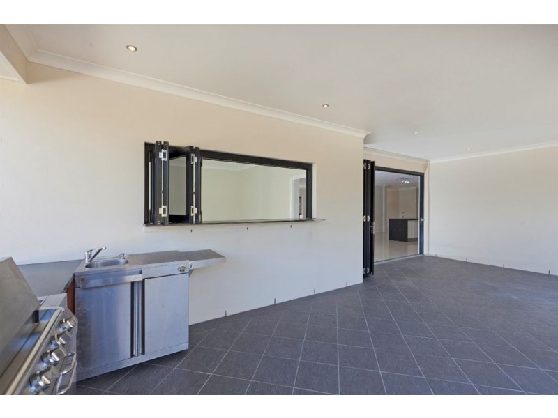 4 Habitat Drive, Wakerley QLD 4154