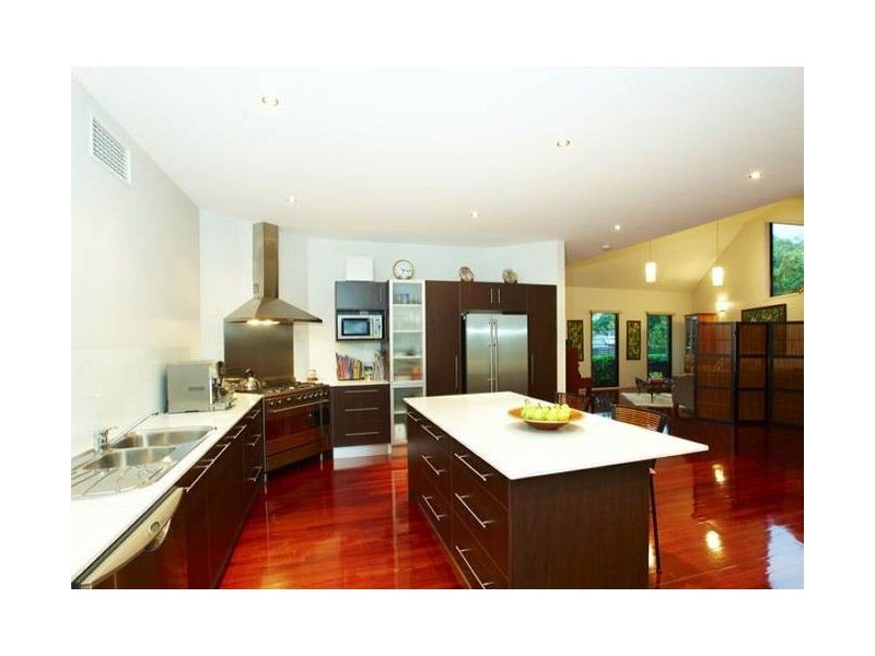 17 Jenolan Avenue, Hawthorne QLD 4171