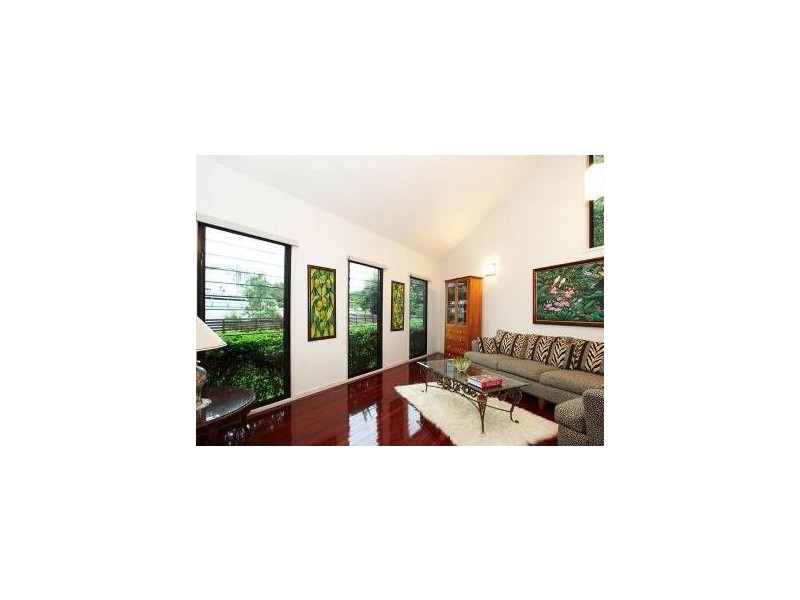 17 Jenolan Avenue, Hawthorne QLD 4171