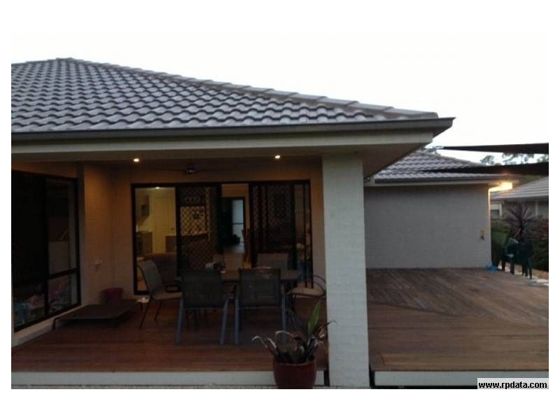 8 Peregian Close, Manly West QLD 4179