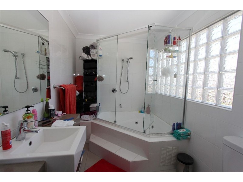 33 Talltrees Circuit, Wakerley QLD 4154