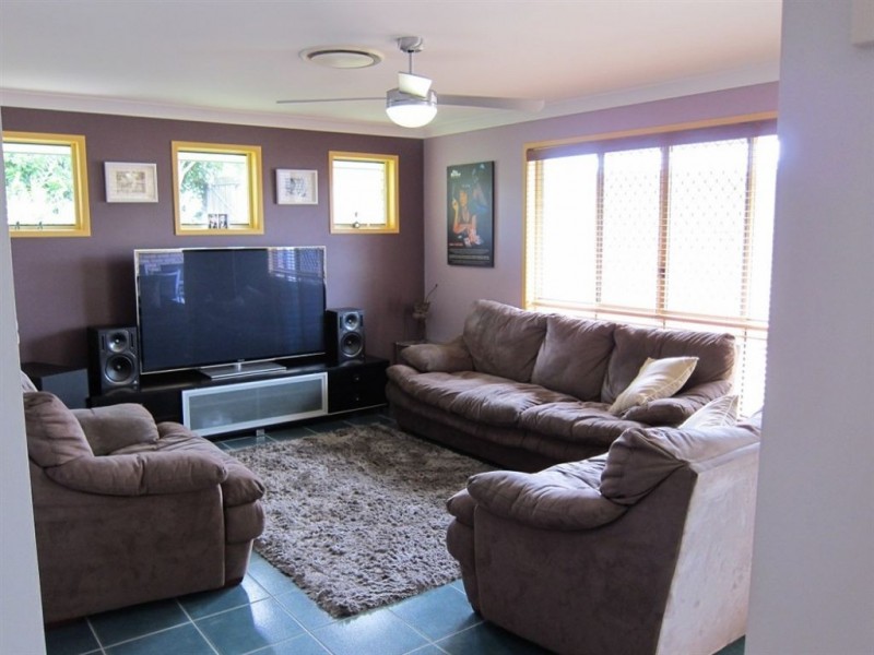 11 Underwood Street, Wakerley QLD 4154