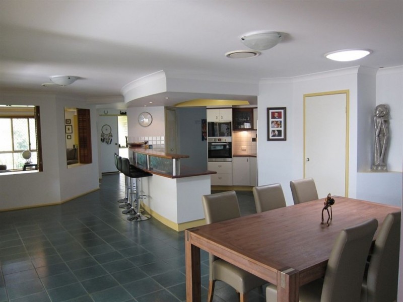 11 Underwood Street, Wakerley QLD 4154
