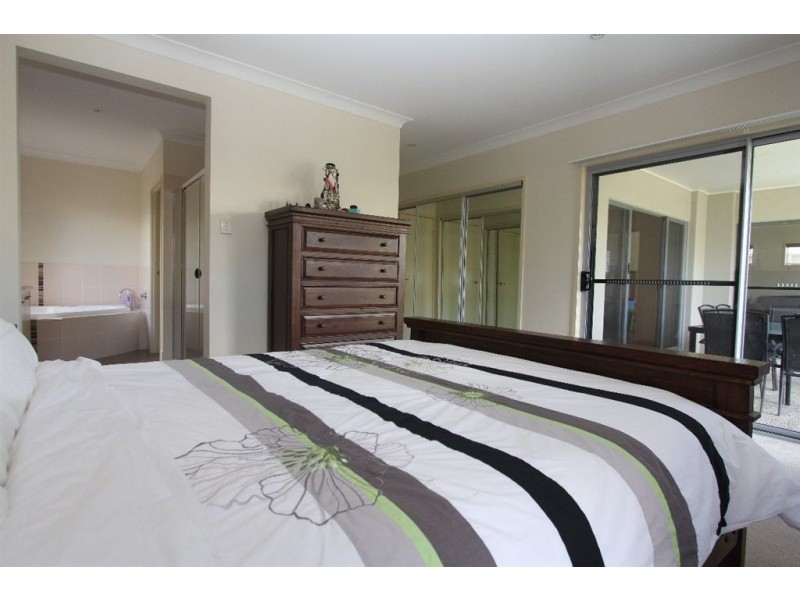 14 Paperbark Place, Wakerley QLD 4154