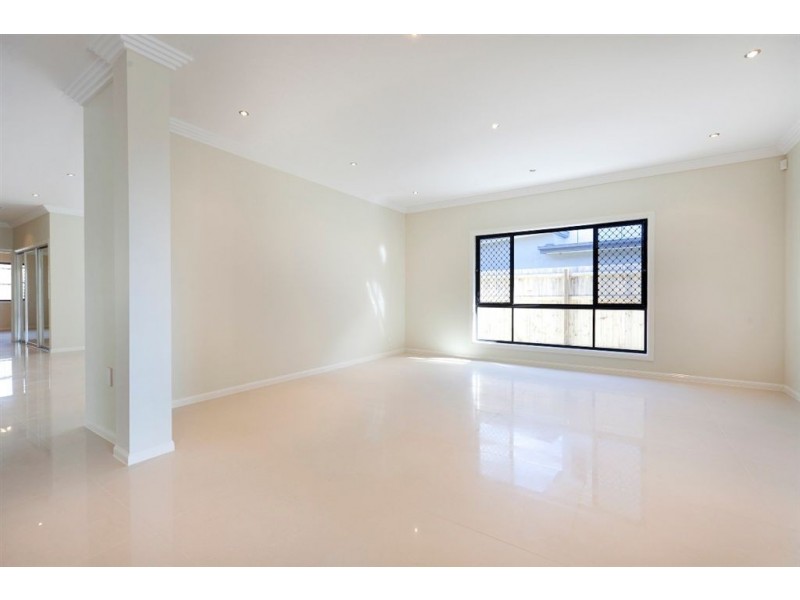 4 Habitat Drive, Wakerley QLD 4154