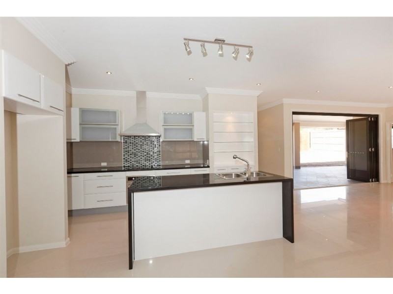 4 Habitat Drive, Wakerley QLD 4154