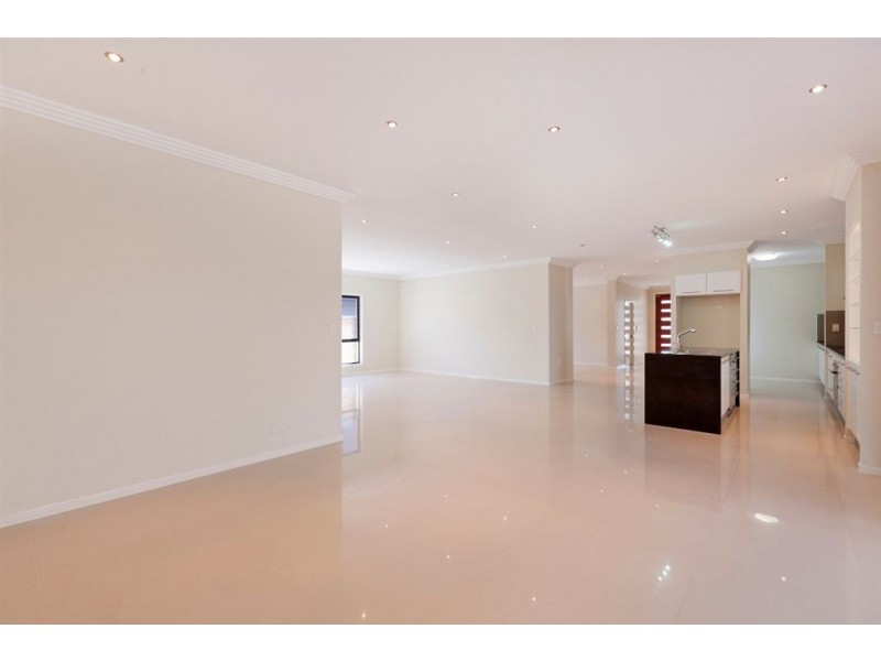 4 Habitat Drive, Wakerley QLD 4154