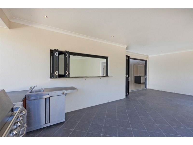 4 Habitat Drive, Wakerley QLD 4154