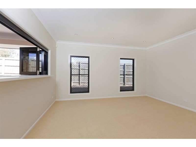 4 Habitat Drive, Wakerley QLD 4154