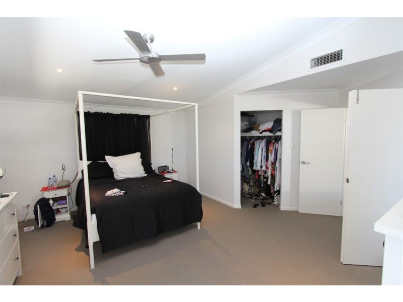 33 Talltrees Circuit, Wakerley QLD 4154