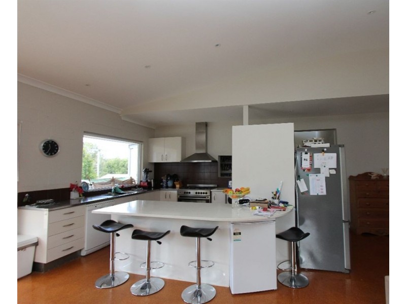 27 Bethania street, Lota QLD 4179