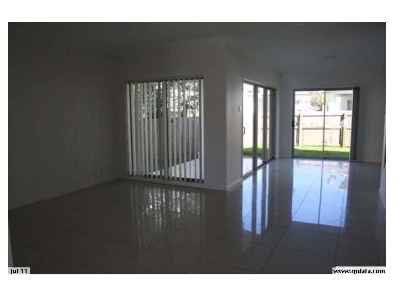 8 Glider Close, Wakerley QLD 4154