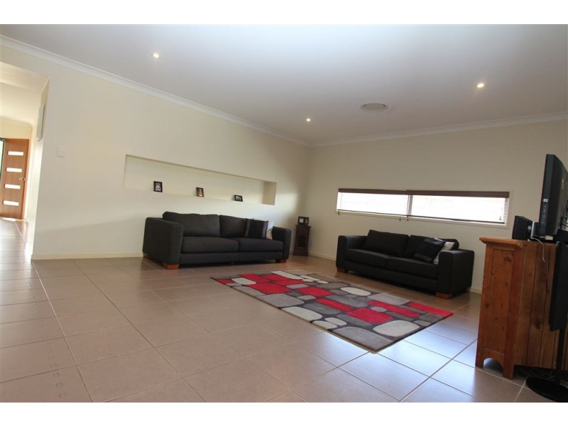 14 Paperbark, Wakerley QLD 4154