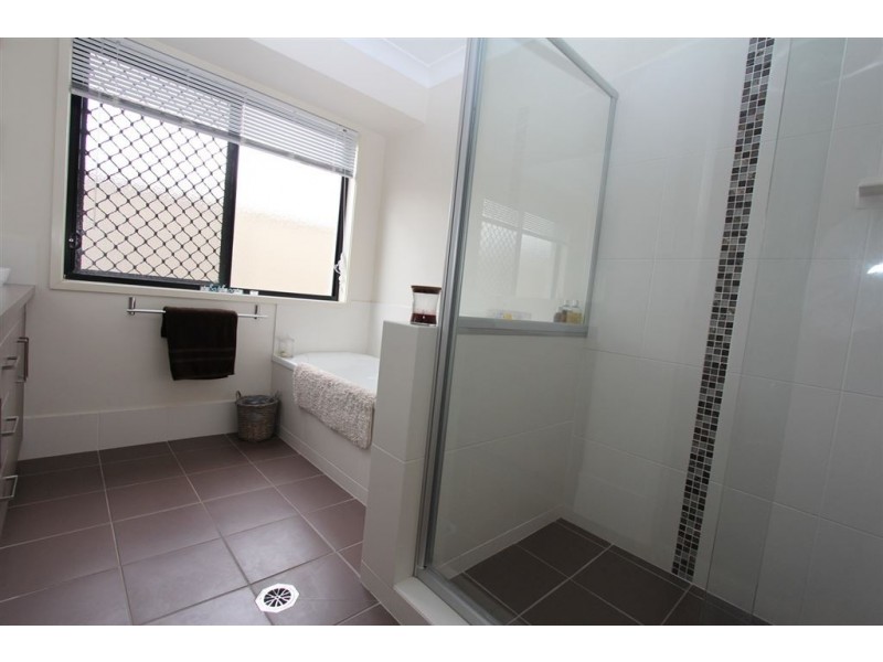 114 School Road, Wynnum West QLD 4178