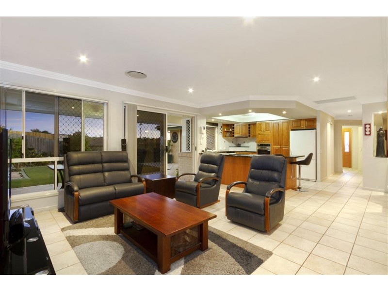 31 Underwood Street, Wakerley QLD 4154