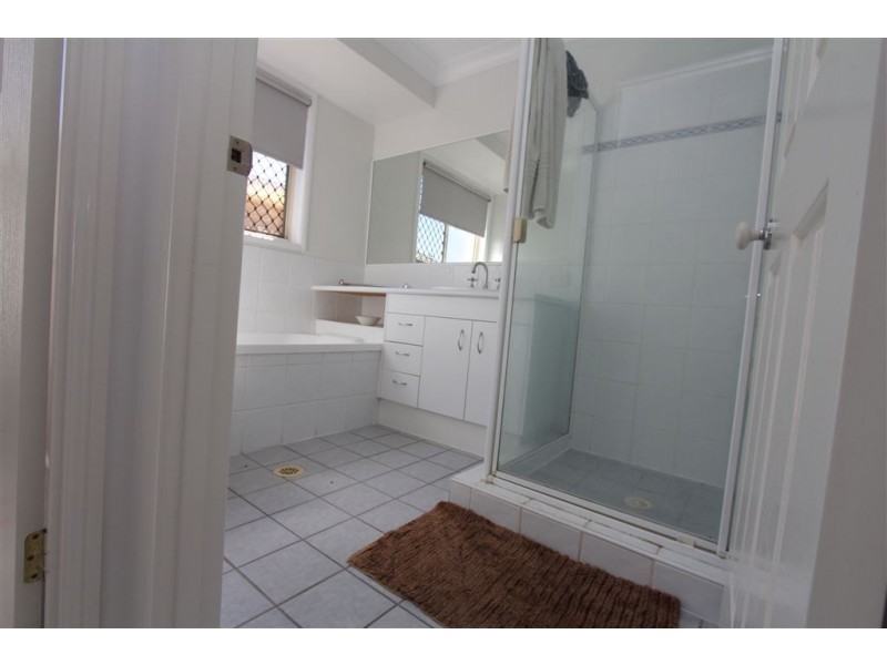 11 Friend Street, Wakerley QLD 4154