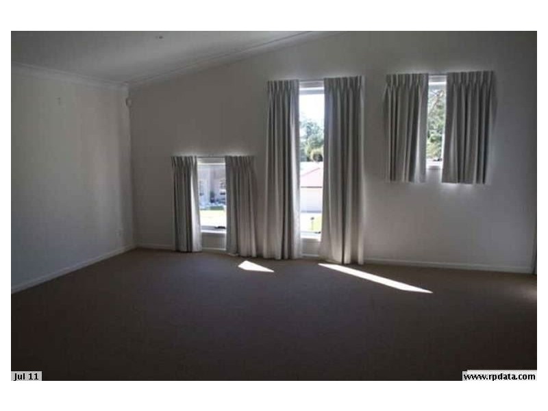 8 Glider Close, Wakerley QLD 4154