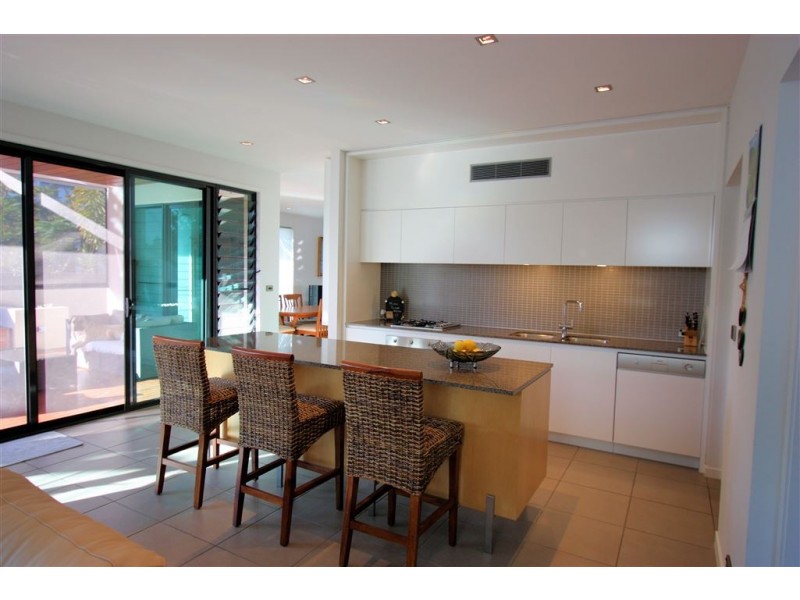 60 Waterline Crescent, Bulimba QLD 4171