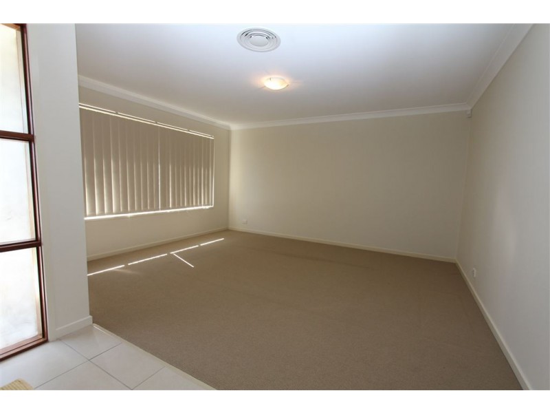 29 Demby Crescent, Wakerley QLD 4154