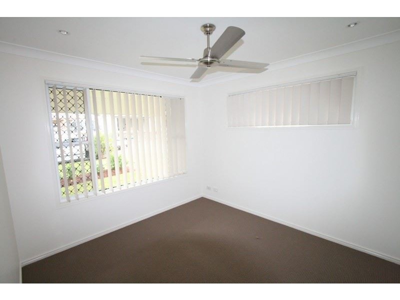 11 Bailey Street, Wakerley QLD 4154