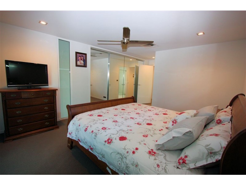 60 Waterline Crescent, Bulimba QLD 4171