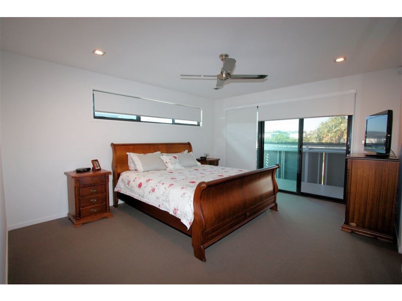 60 Waterline Crescent, Bulimba QLD 4171