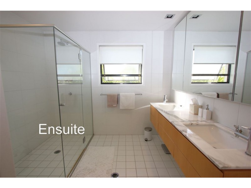 60 Waterline Crescent, Bulimba QLD 4171