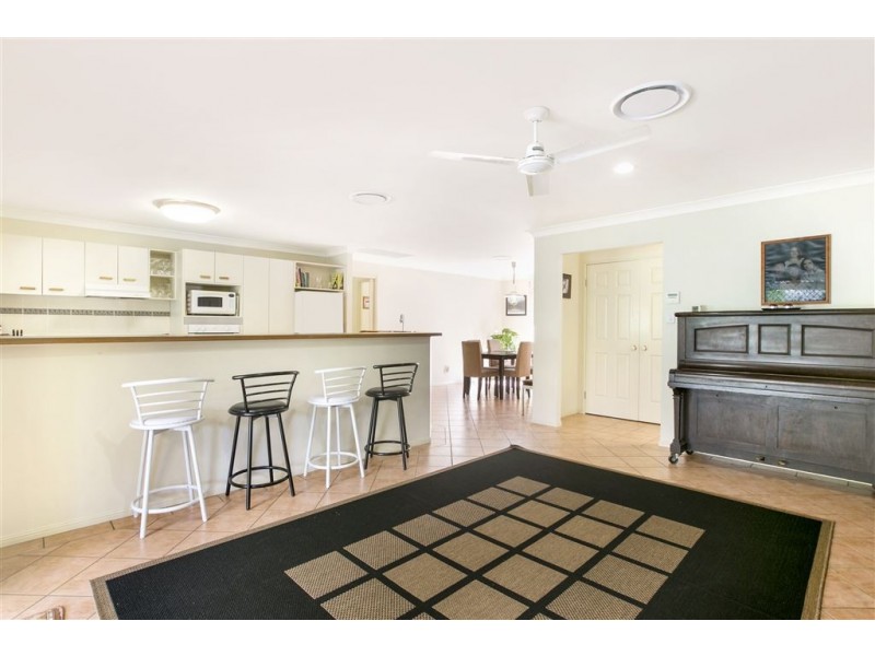 2 Morgan Close, Manly West QLD 4179